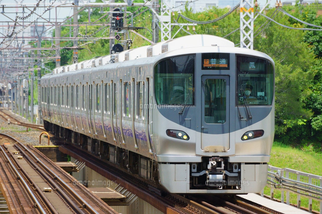 阪和線の223系区間快速[10133003779]の写真・イラスト素材｜アマナ