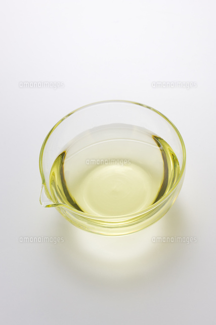 サラダ油 の写真素材 イラスト素材 アマナイメージズ