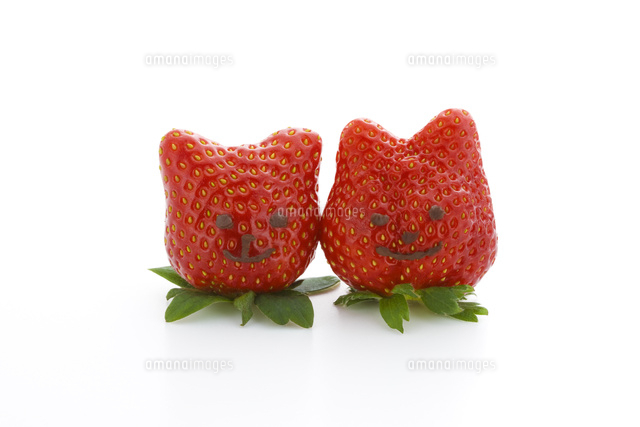 いちごの顔 の写真素材 イラスト素材 アマナイメージズ