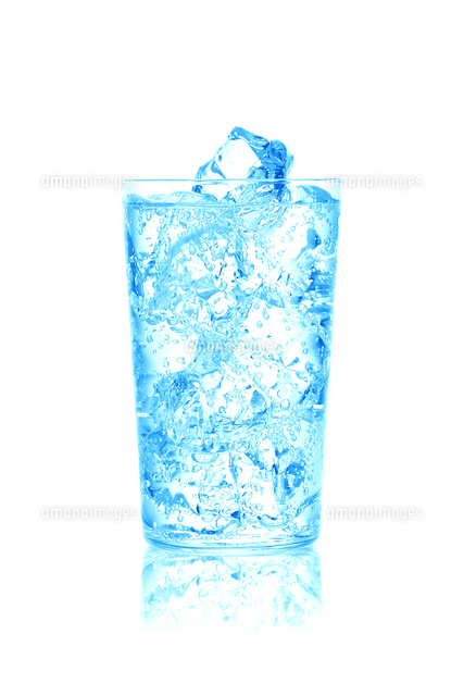 炭酸と氷 の写真素材 イラスト素材 アマナイメージズ