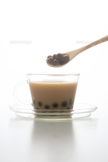 タピオカミルクティー の写真素材 イラスト素材 アマナイメージズ