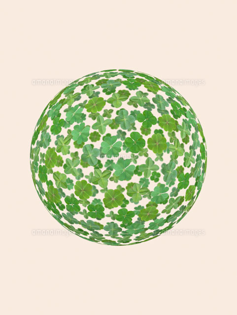 ピンク背景とクローバーの葉玉 の写真素材 イラスト素材 アマナイメージズ