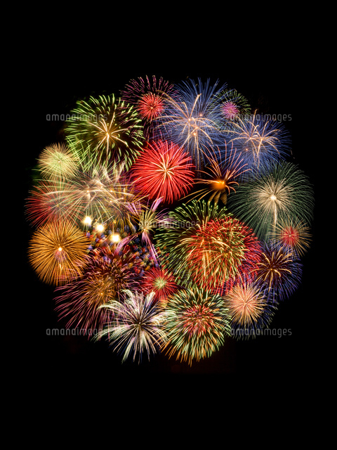 丸くコラージュされた花火 の写真素材 イラスト素材 アマナイメージズ