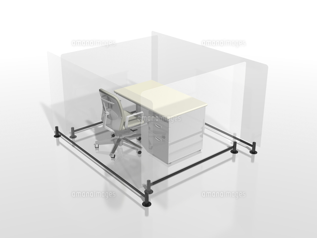 アクリルの遮へい板で囲われたビジネスデスク の写真素材 イラスト素材 アマナイメージズ