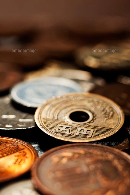 積み重ねた日本の1万円札束 の写真素材 イラスト素材 アマナイメージズ