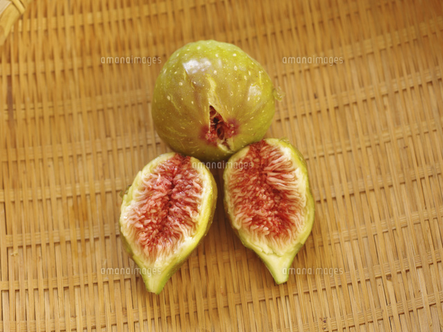 熟したイチジクの実 の写真素材 イラスト素材 アマナイメージズ