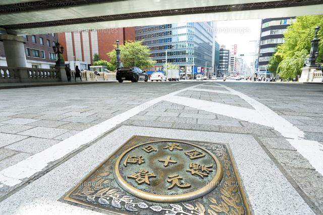 東京都日本橋・日本国道路元標[10157001488]の写真・イラスト素材