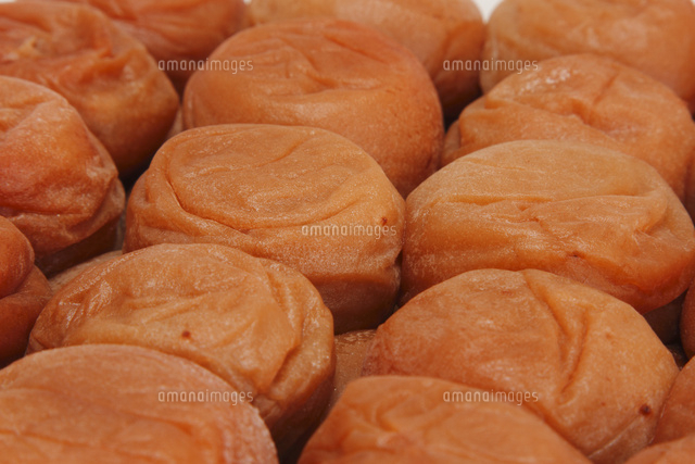 梅干し 南高梅 の写真素材 イラスト素材 アマナイメージズ