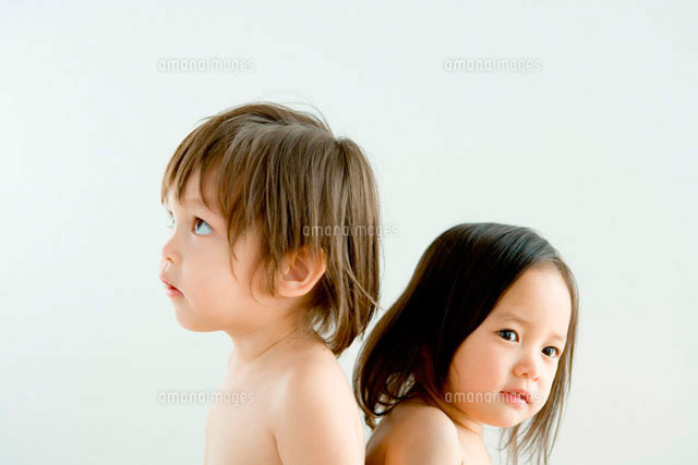 子供　裸　女の子　外国 