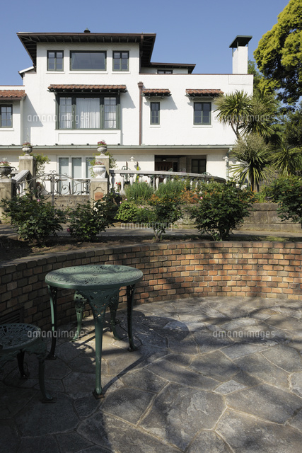 港の見える丘公園の横浜西洋館と庭園 の写真素材 イラスト素材 アマナイメージズ