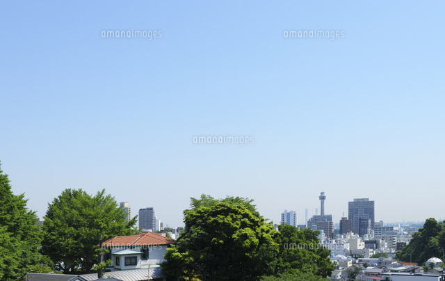 赤い屋根の西洋館と橫浜の町並 の写真素材 イラスト素材 アマナイメージズ 赤い屋根の西洋館と橫浜の町並 の写真素材 イラスト素材 アマナイメージズ
