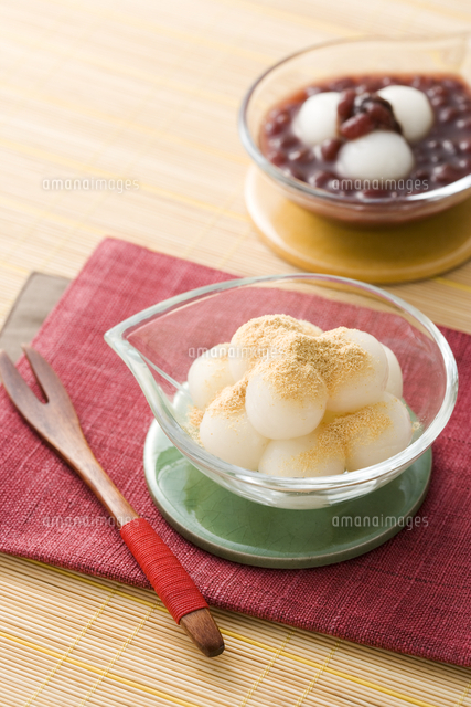 白玉団子と白玉ぜんざい の写真素材 イラスト素材 アマナイメージズ