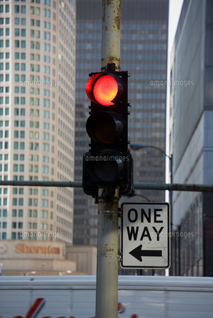 シカゴの交通標識と信号機 の写真素材 イラスト素材 アマナイメージズ