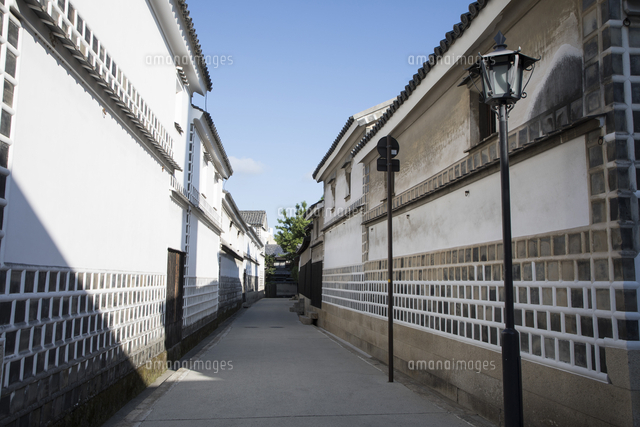 倉敷美観地区にて白壁の通り の写真素材 イラスト素材 アマナイメージズ
