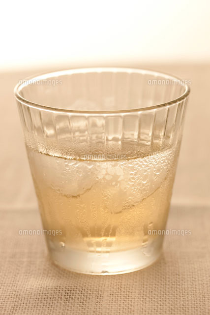 梅酒ロック の写真素材 イラスト素材 アマナイメージズ