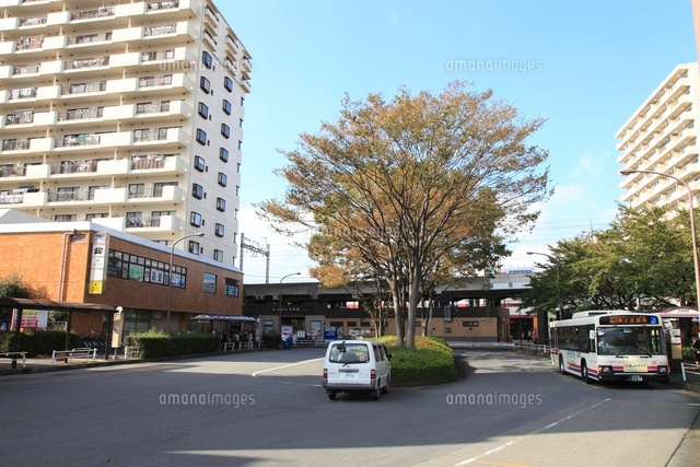 高尾駅南口ロータリー 10176000181 の写真素材 イラスト素材 アマナイメージズ
