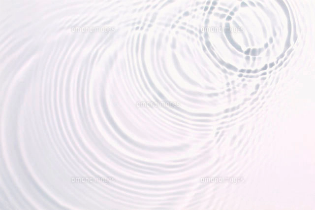 液体 波紋の写真素材 ストックフォト アマナイメージズ