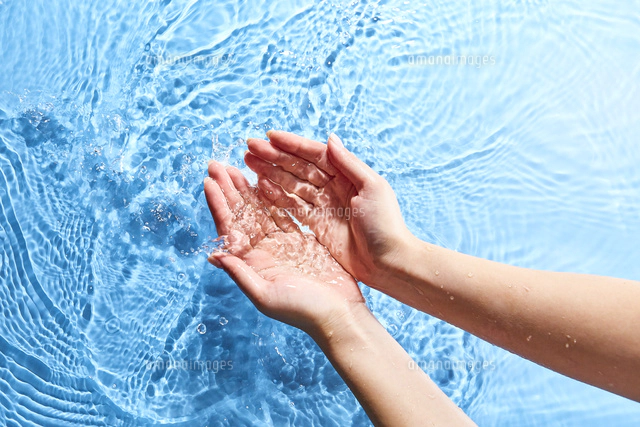 波紋の写真素材 ストックフォト アマナイメージズ