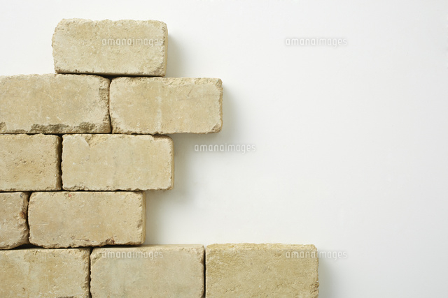 積み重ねたレンガ の写真素材 イラスト素材 アマナイメージズ