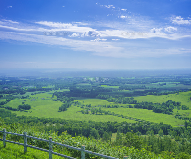 北海道 十勝平野 点景 の写真素材 イラスト素材 アマナイメージズ
