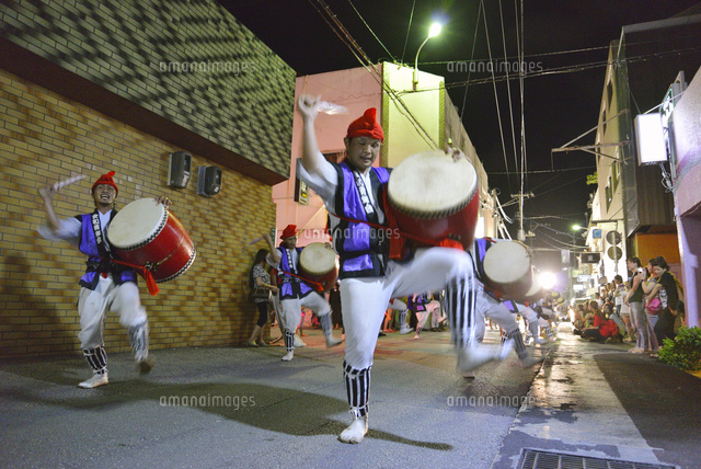 名護のエイサー 道ジュネ の写真素材 イラスト素材 アマナイメージズ