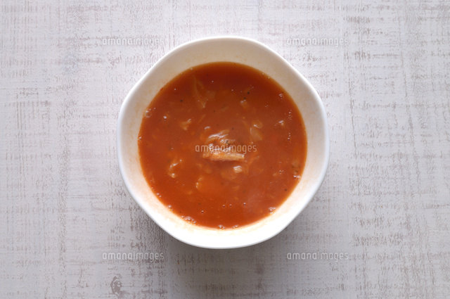真上から見たトマトスープ の写真素材 イラスト素材 アマナイメージズ