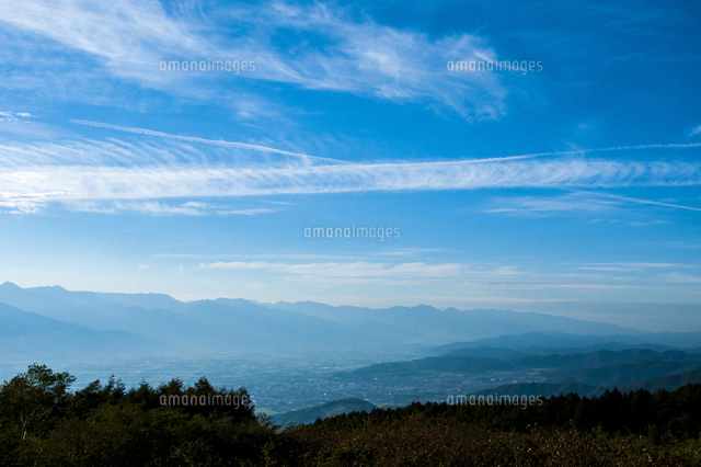高ボッチ高原のススキ原より松本・安曇野の街並みと北アルプス