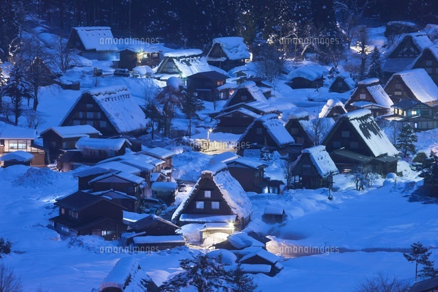 月あかりの白川郷 の写真素材 イラスト素材 アマナイメージズ 月あかりの白川郷 の写真素材 イラスト素材 アマナイメージズ