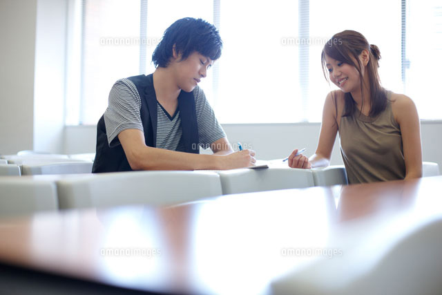 女生徒 後ろに座る 机 中に 学校の クラス 手の 上昇 不十分である へ 答え イラスト 別れなさい 学者 勉強 ベクトル Collection クリップアート 切り張り イラスト 絵画 集 K41885910 Fotosearch