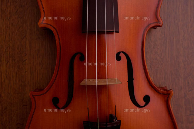 バイオリン の写真素材 イラスト素材 アマナイメージズ