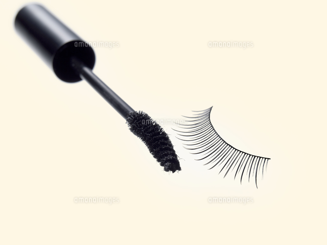 マスカラとつけまつ毛 の写真素材 イラスト素材 アマナイメージズ