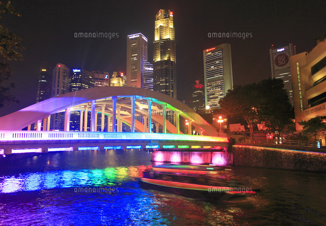 虹色のエルジン橋とナイトクルーズ船[10247014239]の写真・イラスト