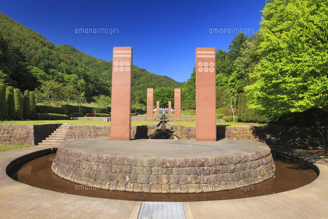 題「古城の景」（押し花作品）城のアート大きな緑色フレーム付き