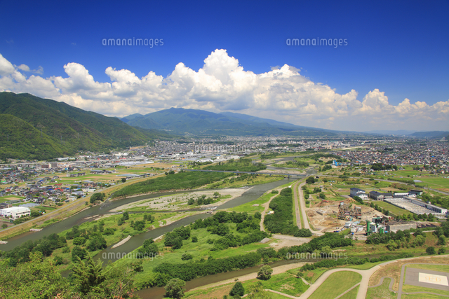 千曲公園から望む千曲川と上田市街と上田原古戦場[10247015550]の写真