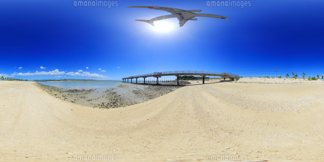 瀬長島から望む那覇空港に到着するjtaの飛行機 の写真素材 イラスト素材 アマナイメージズ