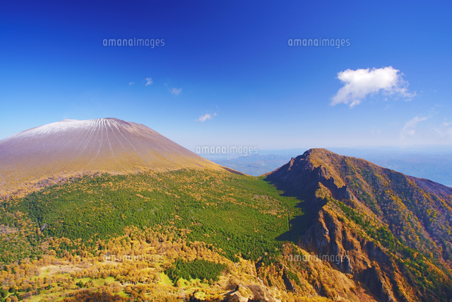 黒斑山から望む秋の新雪の浅間山と剣ヶ峰[10247022807]の写真