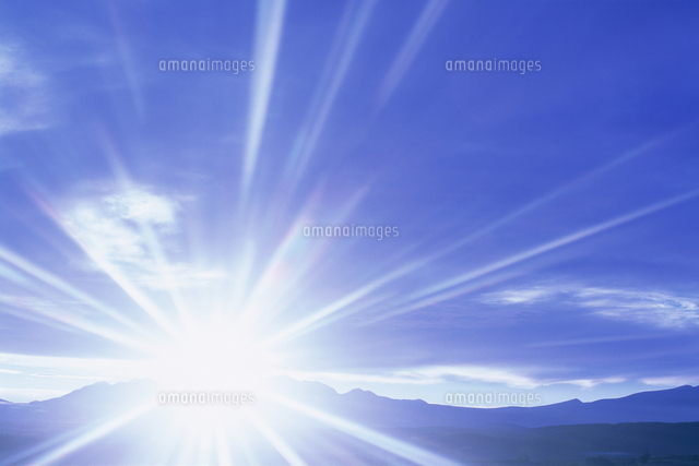 太陽光線 の写真素材 イラスト素材 アマナイメージズ