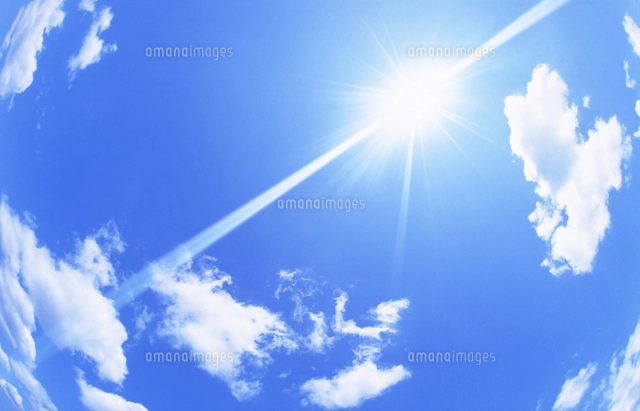 太陽と雲[10247036260]の写真・イラスト素材｜アマナイメージズ