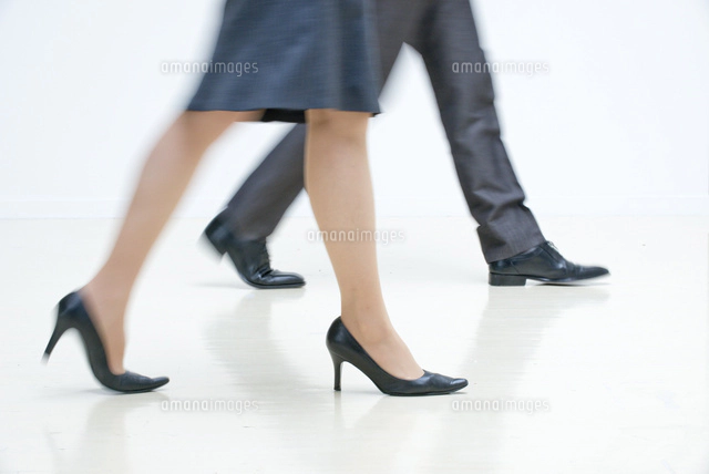 女性社長とビジネスパーソン の写真素材 イラスト素材 アマナイメージズ