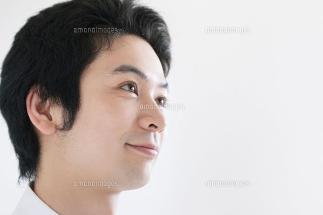 日本人男性の横顔 の写真素材 イラスト素材 アマナイメージズ