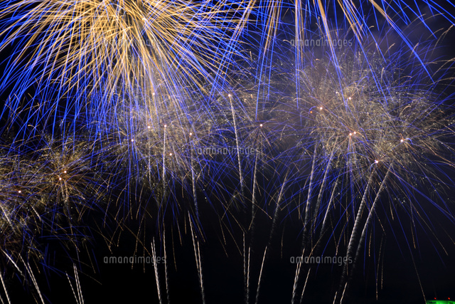 みなと神戸海上花火大会 の写真素材 イラスト素材 アマナイメージズ
