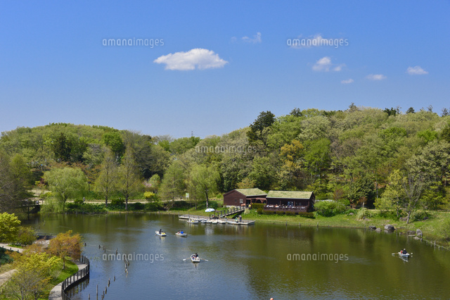 アンデルセン公園 太陽の池ボート乗り場 10261014068 の写真素材 イラスト素材 アマナイメージズ