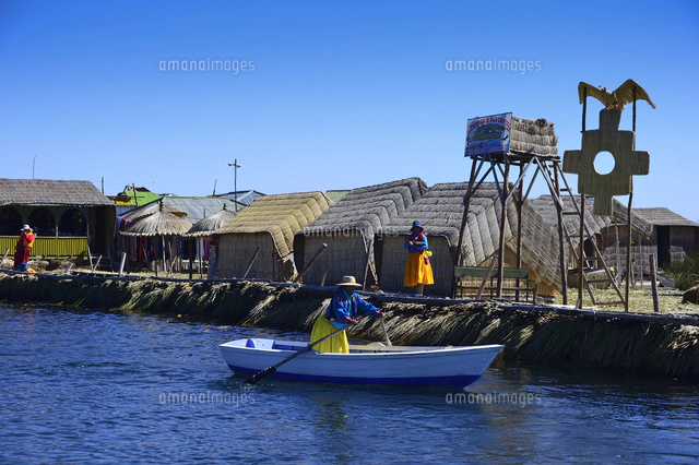 チチカカ湖に浮かぶトトラ葦の船[10261022065]の写真・イラスト