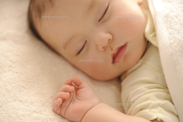 赤ちゃんの寝顔 の写真素材 イラスト素材 アマナイメージズ 赤ちゃんの寝顔 の写真素材 イラスト素材 アマナイメージズ