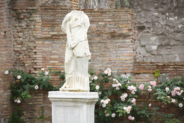 フォロ・ロマーノ ヴェスタの巫女の家[10265000573]の写真素材・イラスト素材｜アマナイメージズ