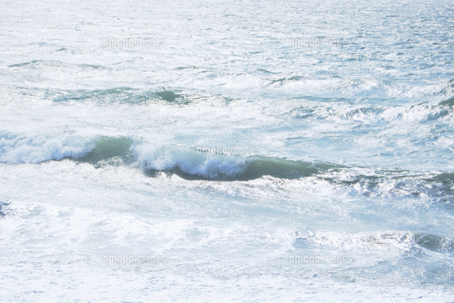 春の白い海 の写真素材 イラスト素材 アマナイメージズ