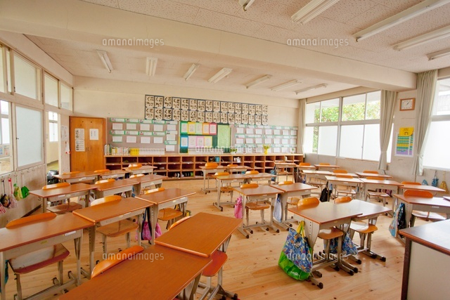 学校の教室 の写真素材 イラスト素材 アマナイメージズ