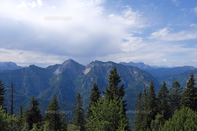 ラウシュベルク山からの眺め[10277010434]の写真素材・イラスト素材｜アマナイメージズ