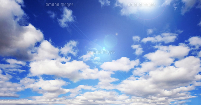 太陽と雲と青空[10280007125]の写真・イラスト素材｜アマナイメージズ