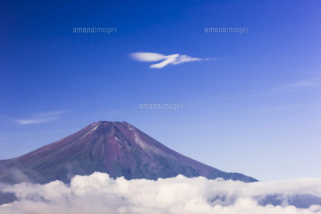 富士山と雲の写真 山開き #makina67#gold200#selfscanned #富士山#mtfuji